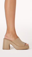Leslie Heel - Clay