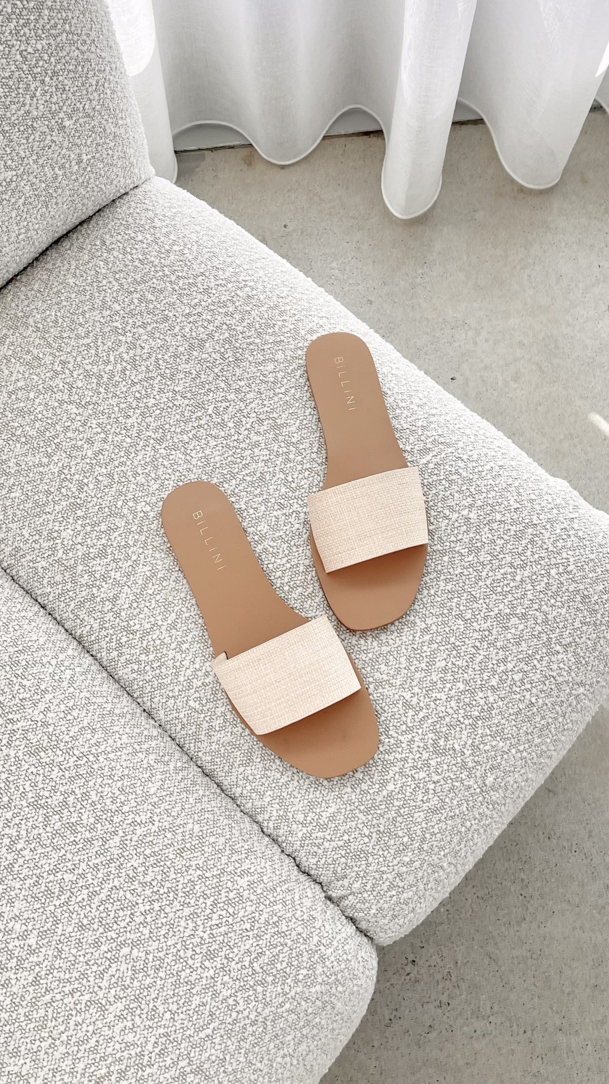 Henrik Slide - Vanilla Raffia