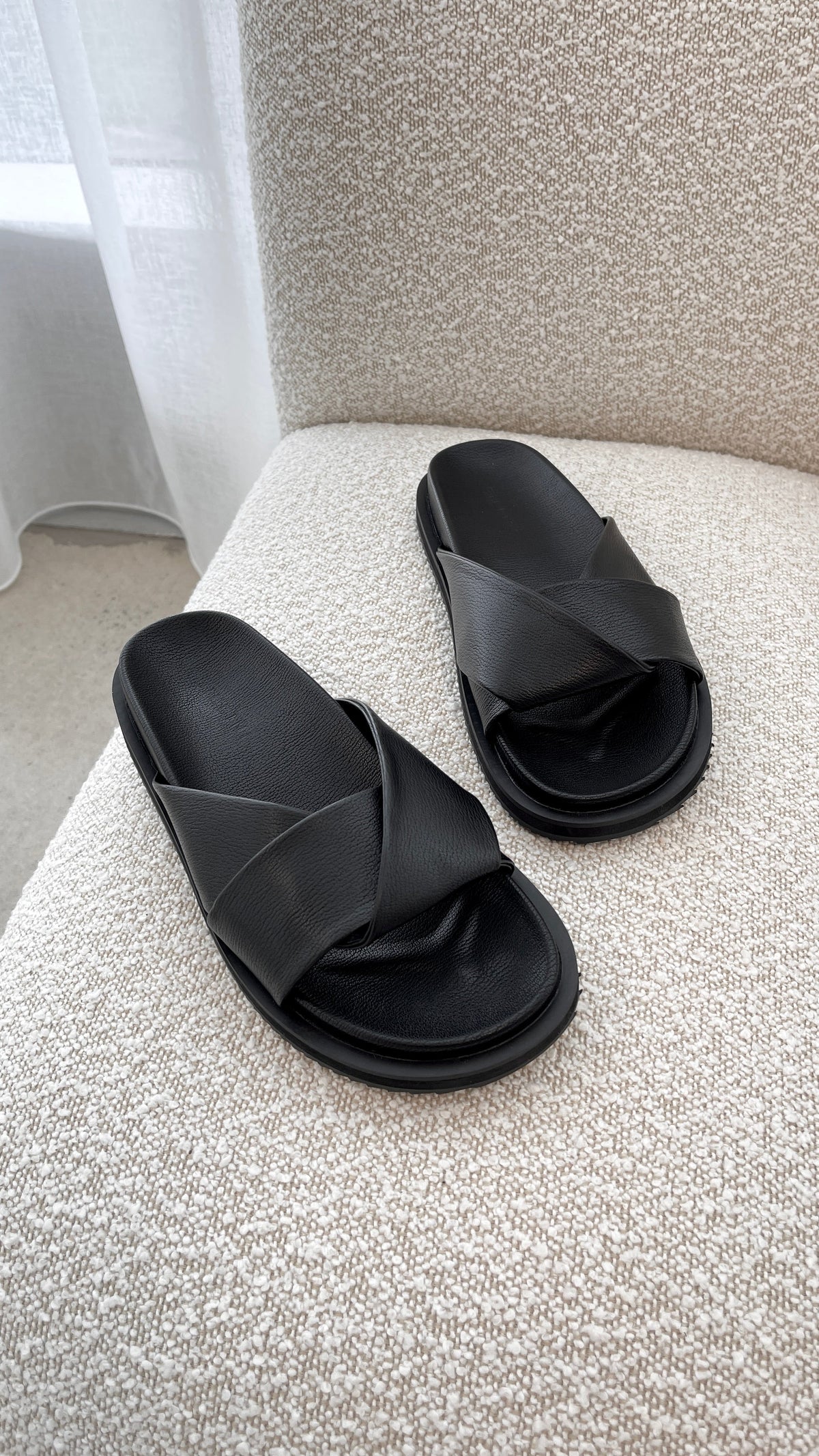 Talen Slide - Black